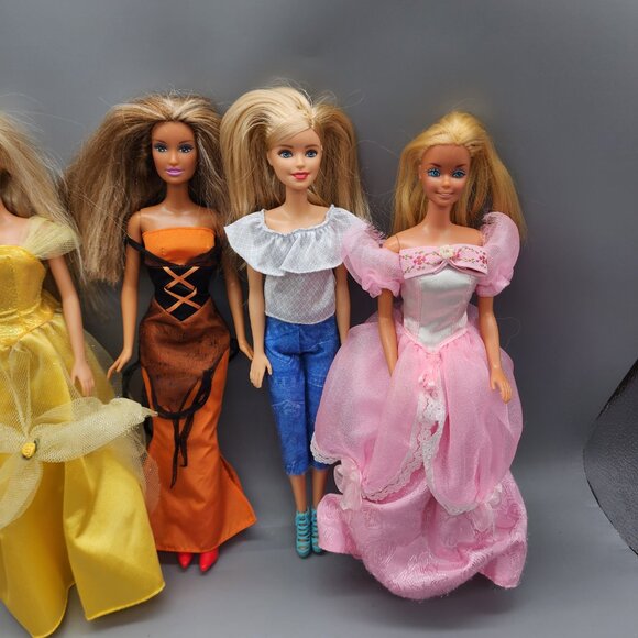 1990s Mattel Barbie Dolls Lot 4 Princess Dresses 1998-1999 Vintage Mixed - Picture 3 of 16